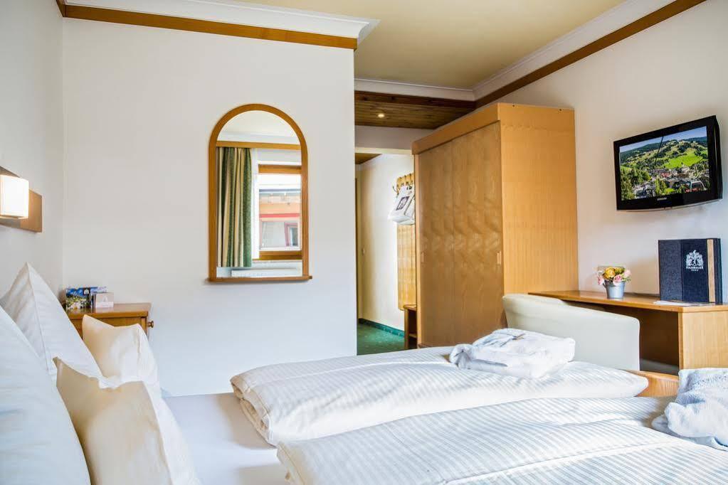 Hotel Hasenauer 4 Sterne Superior Saalbach-Hinterglemm Esterno foto